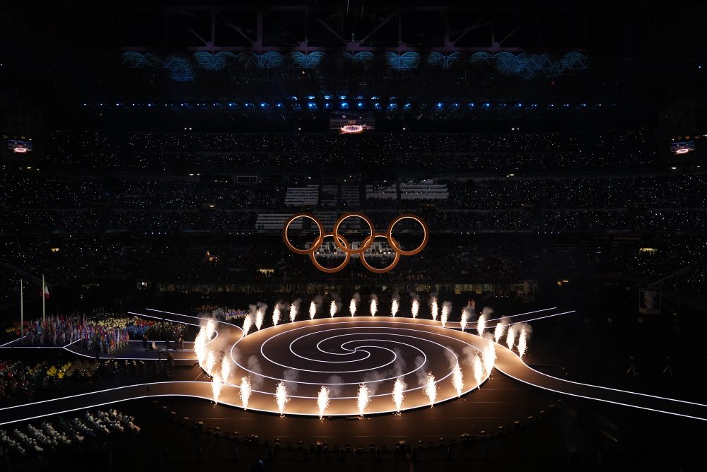 Atmosféra otváracieho ceremoniálu XXV. zimných olympijských hier Miláno-Cortina 2026 na štadióne San Siro v Miláne 
