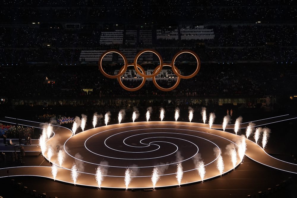 Atmosféra otváracieho ceremoniálu XXV. zimných olympijských hier Miláno-Cortina 2026 na štadióne San Siro v Miláne 
