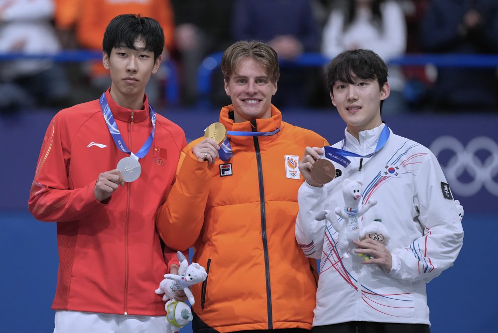 Finále v šortreku mužov na 1000 m 