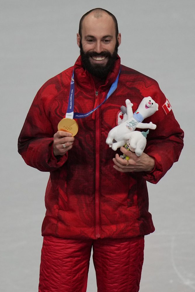 Kanaďan Steven Dubois získal zlato na 500 m trati v šortreku
