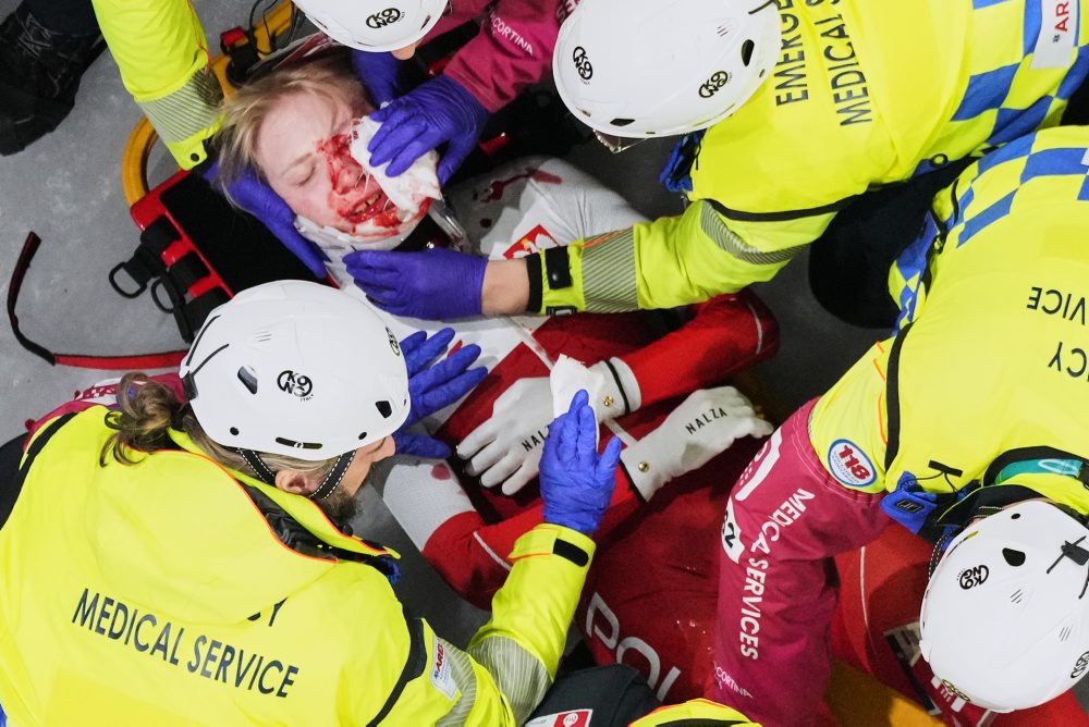 Zranenie poľskej šortrekárky vo štvrťfinále na 1500 metrov žien na ZOH26 v Miláne 