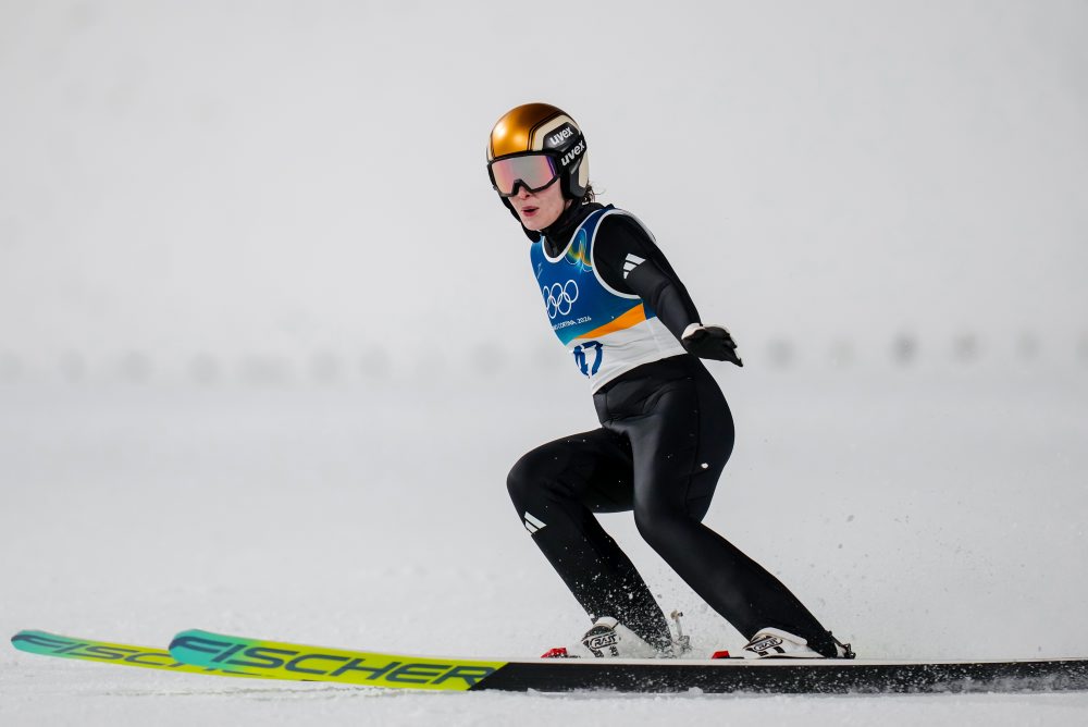 Skoky na lyžiach žien na strednom mostíku