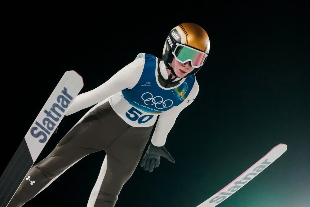 Skoky na lyžiach žien na strednom mostíku