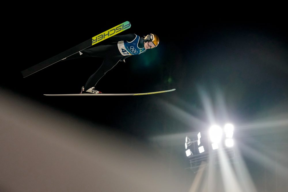 Skoky na lyžiach žien na strednom mostíku