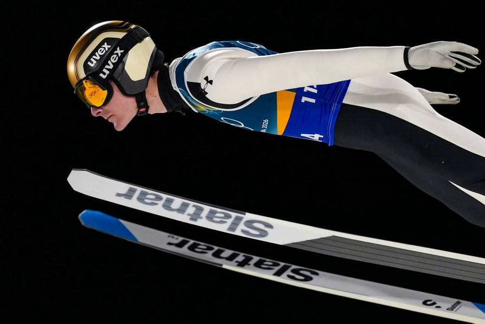 Súťaž miešaných tímov v skokoch na lyžiach 