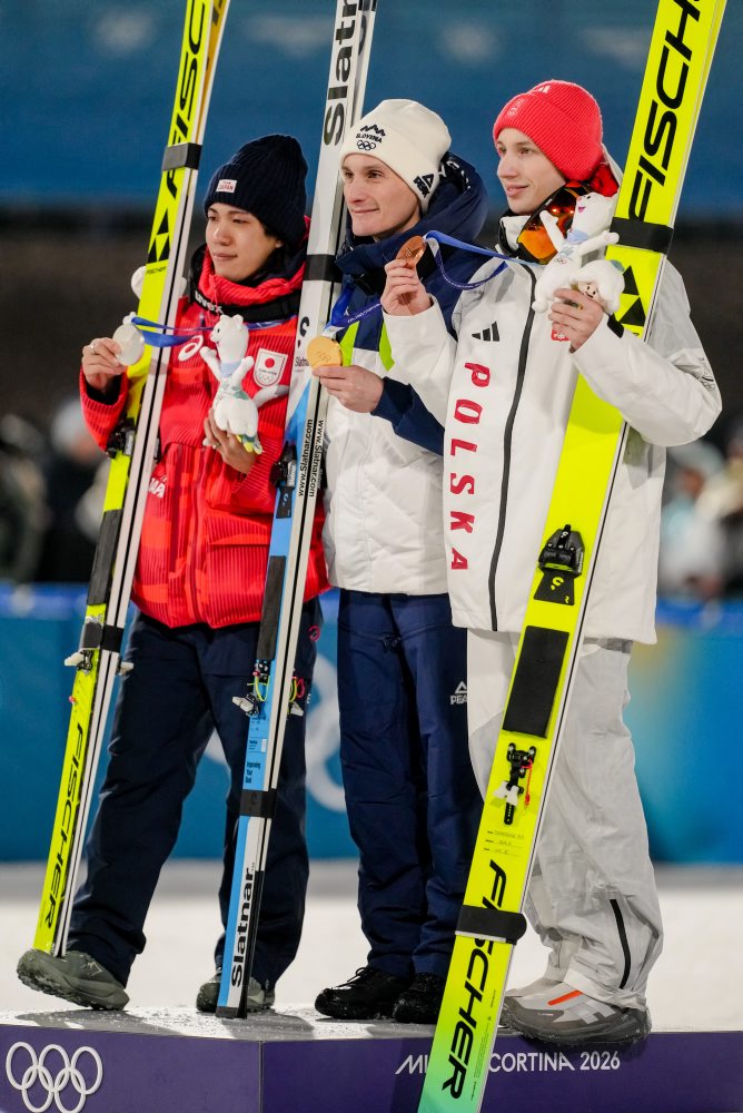 ZOH26 lyžovanie : Skoky mužov na veľkom mostíku