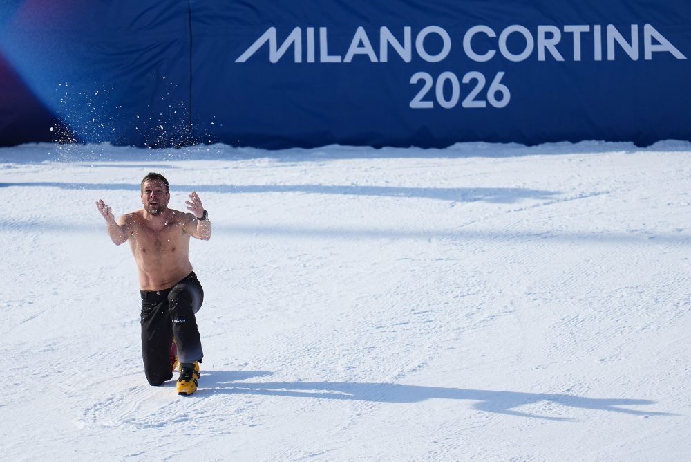 Paralelný slalom snoubordistov 