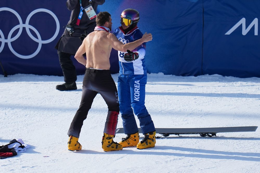 Paralelný slalom snoubordistov 