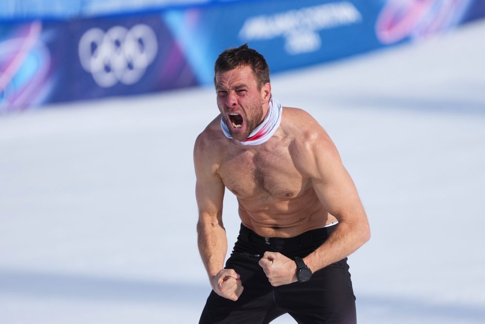 Paralelný obrovský slalom snoubordistov 