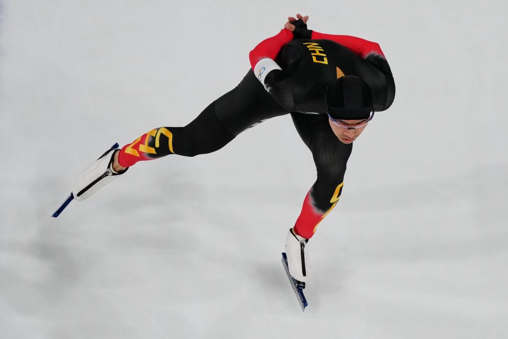 Čínsky rýchlokorčuliar Ning Čung-jen je zlatý na 1500 m, zdolal Stolza