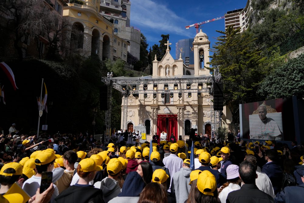 Pápež Lev XIV. pricestoval na návštevu Monaka