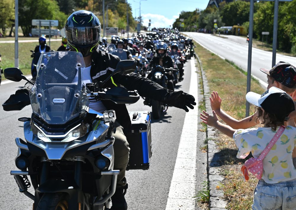 Spanilá jazda motorkárov okolo Zemplínskej šíravy 