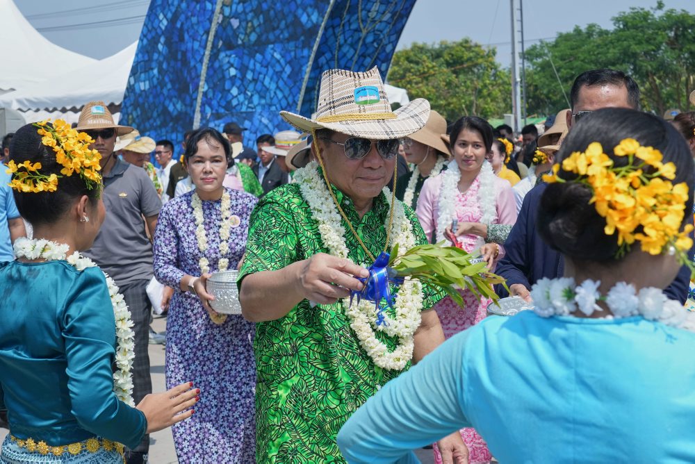 Oslavy Nového roka v Mjanmarsku