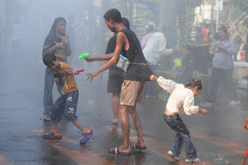Oslavy Nového roka v Mjanmarsku