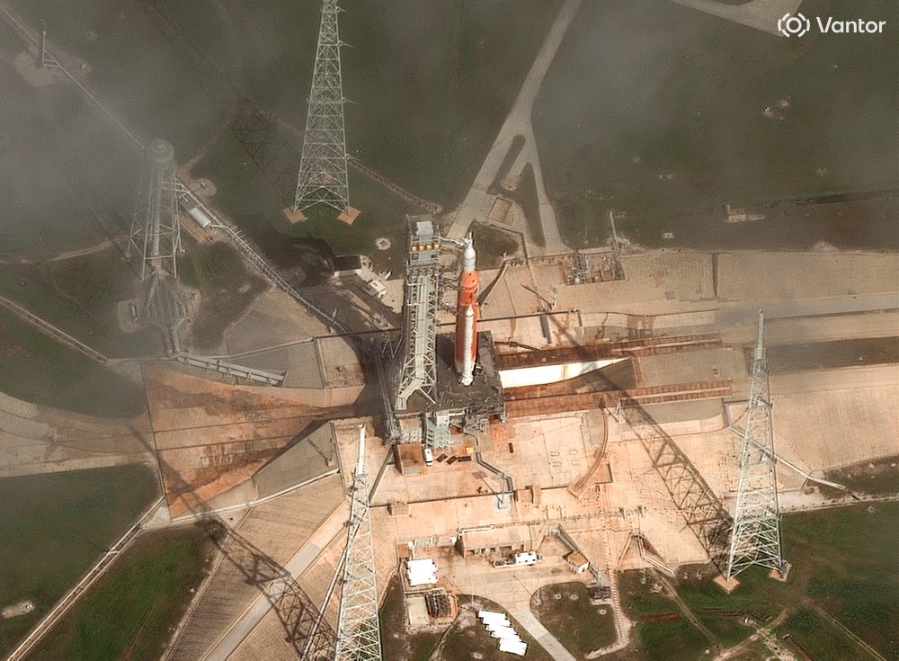 NASA úspešne odštartovala svoju misiu Artemis 2 s ľudskou posádkou k Mesiacu