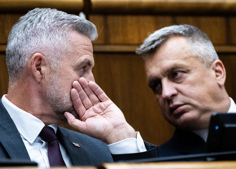 46. schôdza parlamentu