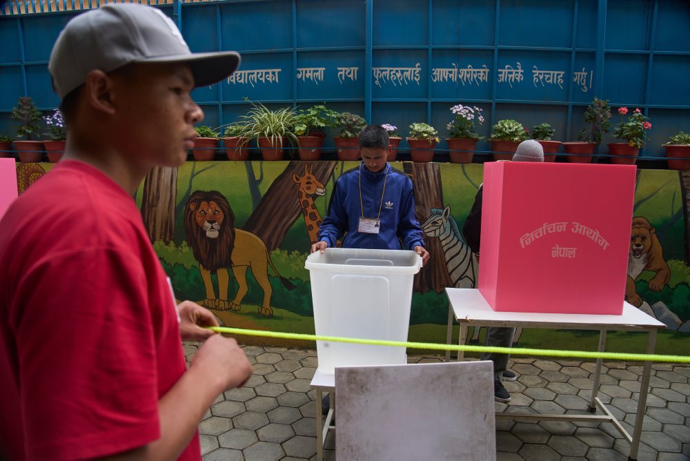 Prípravy na predčasné parlamentné voľby v Nepále 