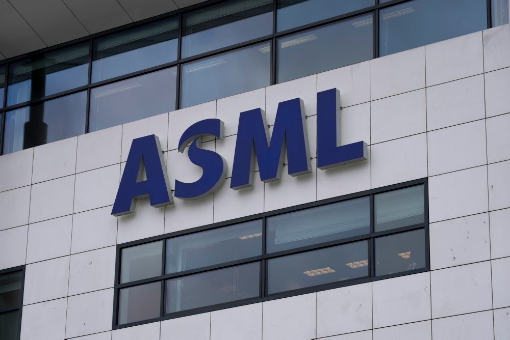 Spoločnosť ASML v roku 2025 zvýšila svoj čistý zisk na 9,6 miliardy eur