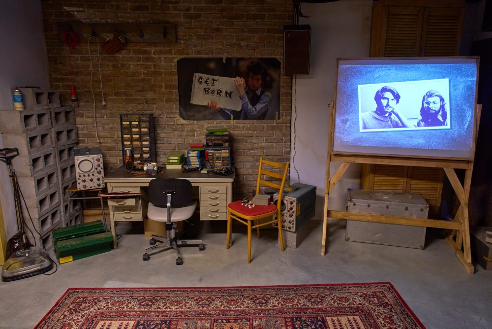 Pred 50 rokmi Jobs, Wozniak a Wayne založili Apple a z garáže zmenili svet