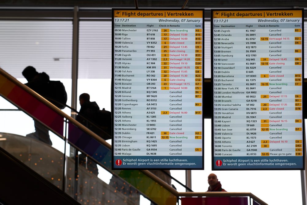 Holandsko: Pre sneženie a vietor zrušili v Amsterdame najmenej 700 letov