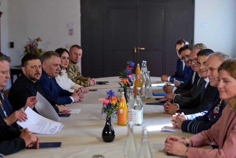 Zelenskyj si prevezal Cenu štyroch slobôd