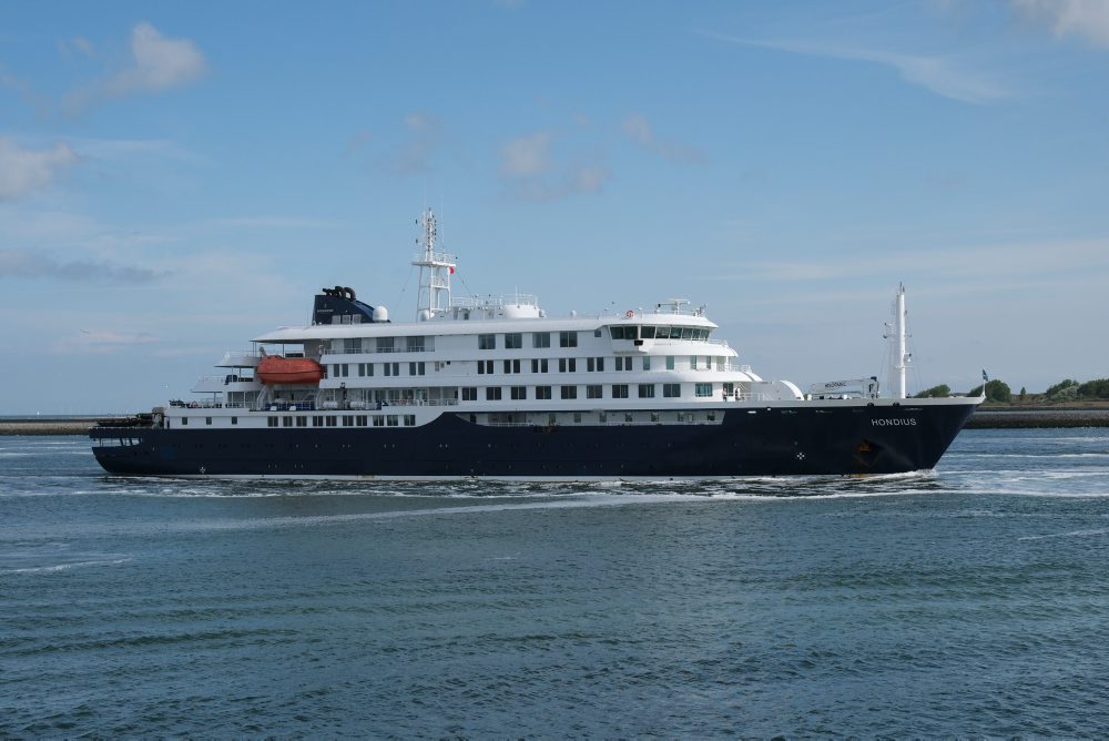 Loď MV Hondius zakotví v Rotterdame, WHO považuje riziko nákazy naďalej za nízke