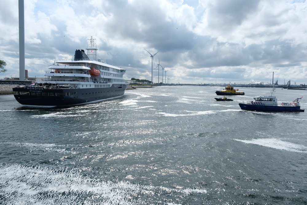 Loď MV Hondius zakotví v Rotterdame, WHO považuje riziko nákazy naďalej za nízke