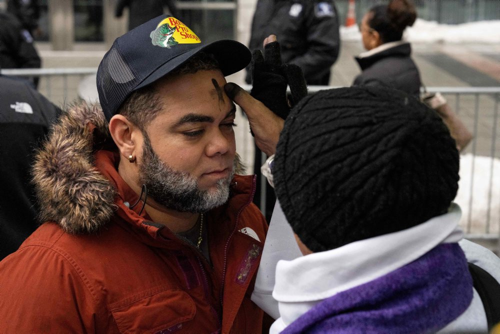 Slávenie Popolcovej stredy v New Yorku