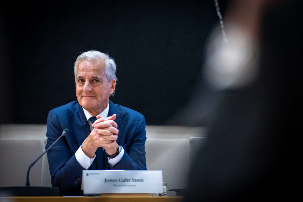 Hearing v nórskom parlamente k prepojeniam politikov na Epsteina