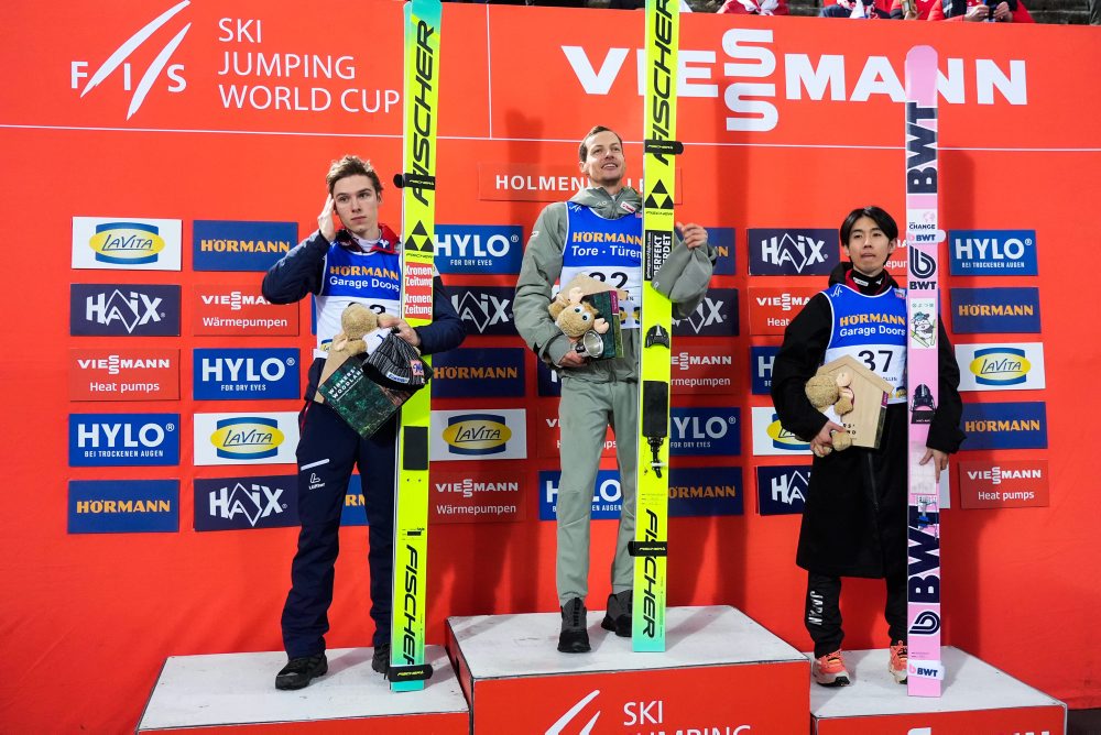 Lyžovanie-skoky-SP: Deschwanden sobotňajším víťazom v Osle, Prevc až 42.