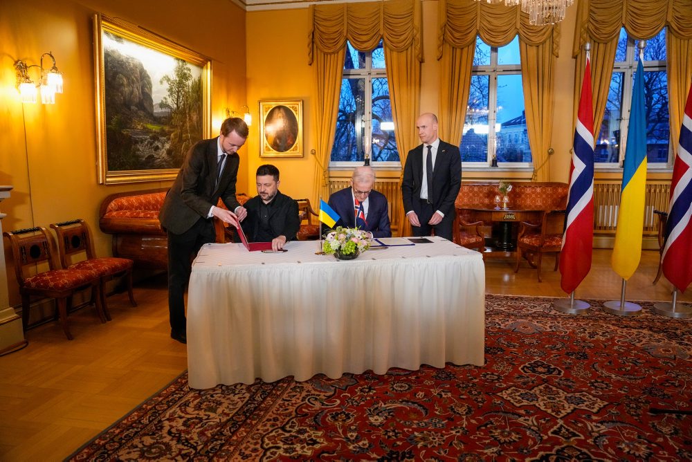 Volodymyr Zelenskyj pricestoval na návštevu Nórska, stretol sa s premiérom Störeom