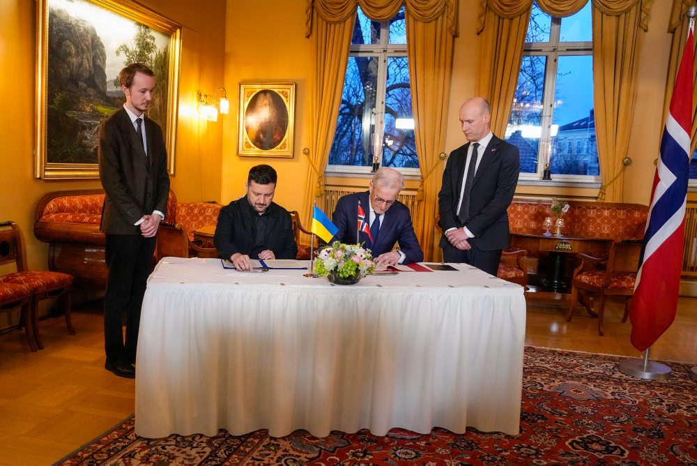 Volodymyr Zelenskyj pricestoval na návštevu Nórska, stretol sa s premiérom Störeom