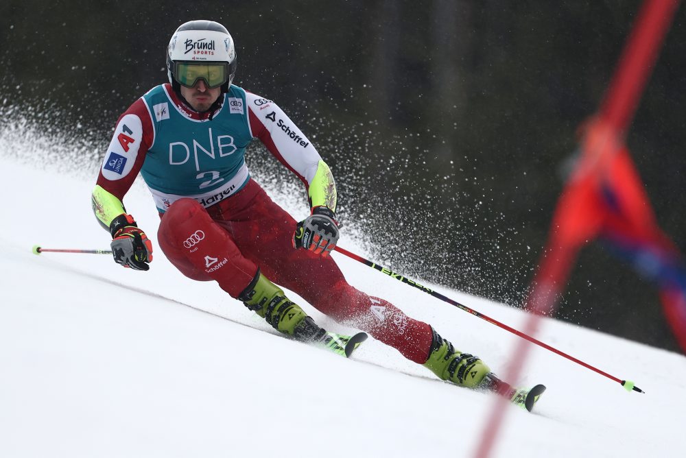 Lyžovanie-SP: Pinheiro Braathen na čele po 1. kole obráku, Odermatt vypadol