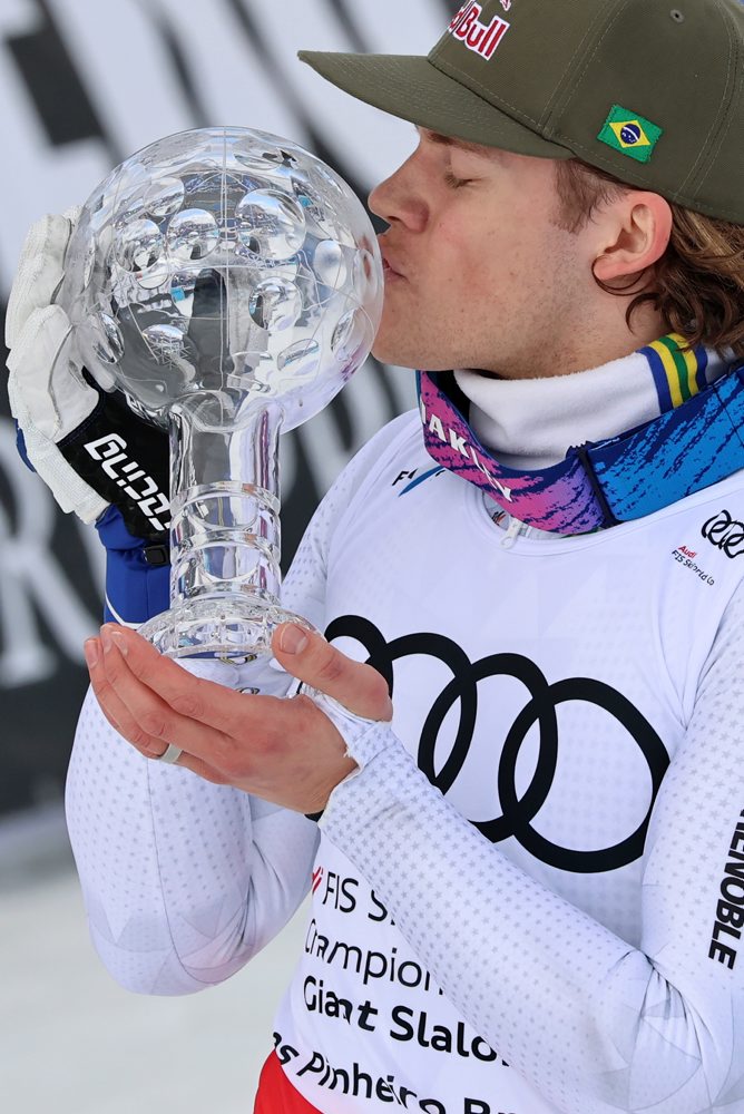 Lyžovanie-SP: Pinheiro Braathen získal malý glóbus za obrovský slalom