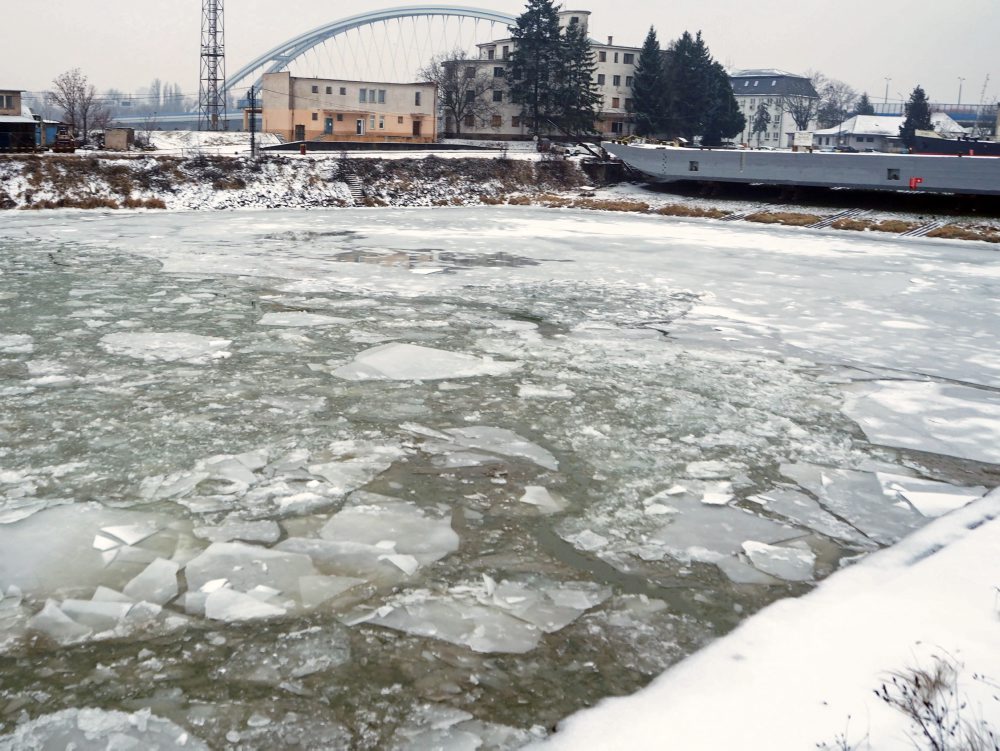 Zamrznutý Zimný prístav v Bratislave 