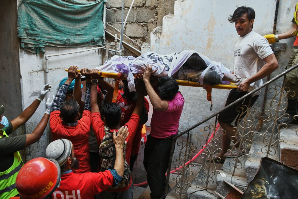 Kolaps budovy v Pakistane 