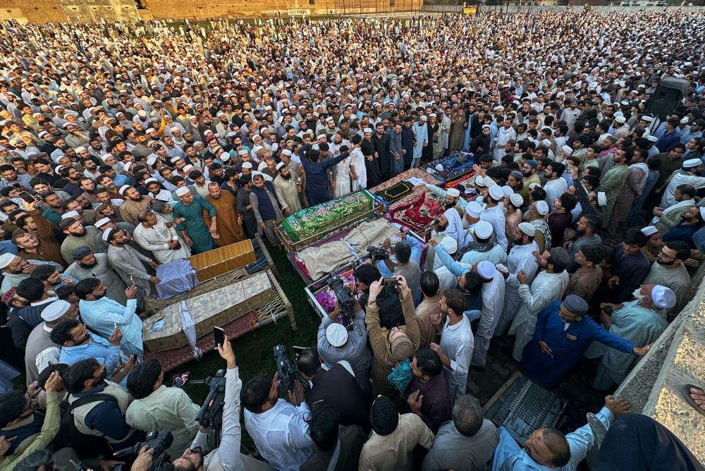 Pakistan: Na budove školy sa zrútila strecha, zahynulo 28 detí a učiteľka