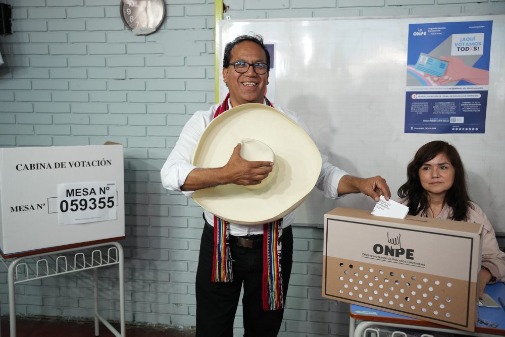 Druhé kolo prezidentských volieb v Peru