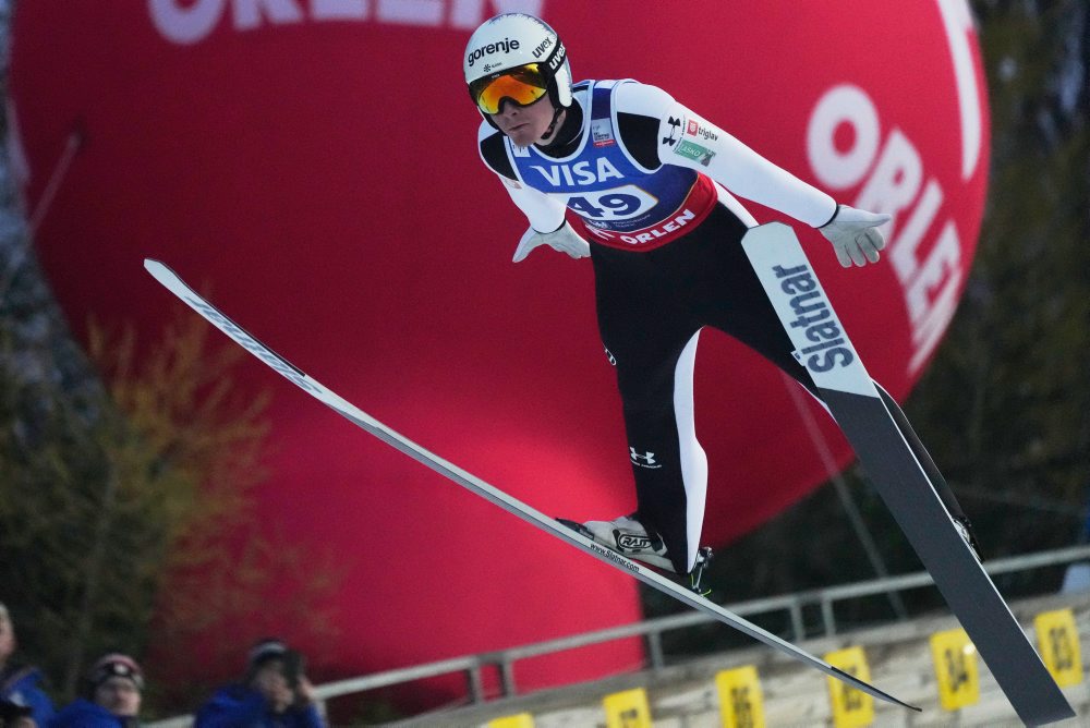 Slovinec Domen Prevc zvíťazil v poľskej Wisle aj v druhých pretekoch