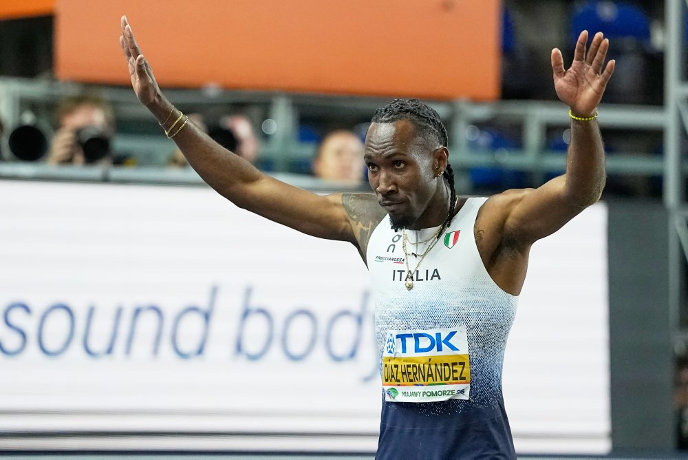 Talian Andy Diaz Hernandez triumfoval v trojskoku