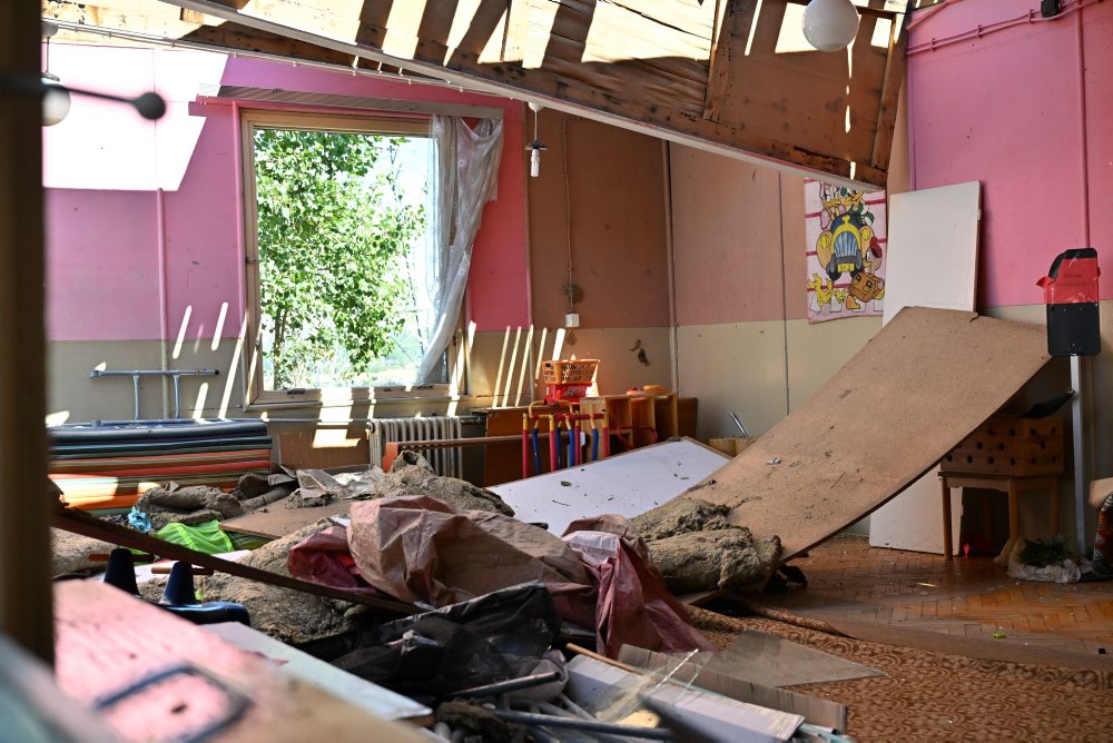 Škody po veternej smršti v obci Radnovce v okrese Rimavská Sobota 