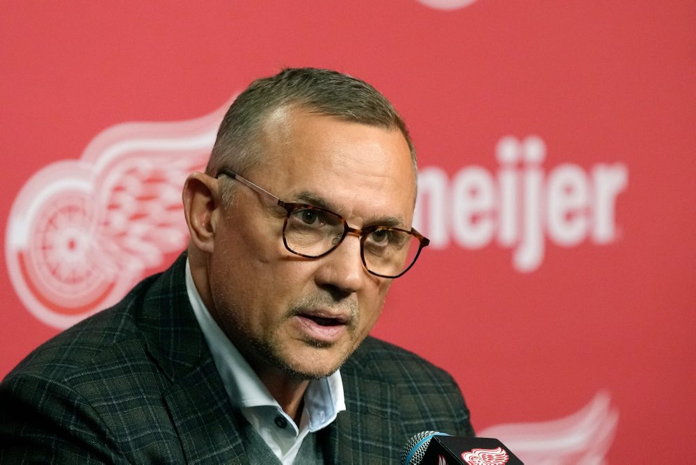 Yzerman končí ako GM Detroitu, presúva sa na post poradcu majiteľa Ilitcha