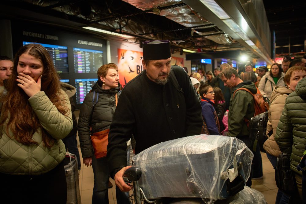 Prílet evakuovaných rumunských občanov z Izraela, ktorí leteli z Egypta