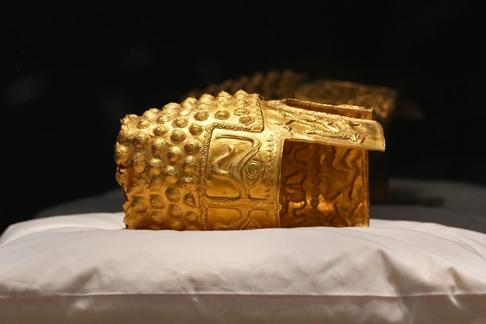 Ukradnutá prilba a dva zlaté náramky sú späť v Rumunsku 