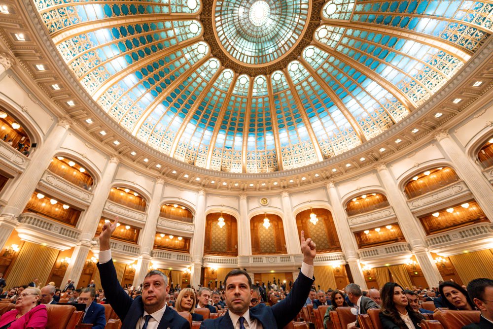 Rumunský parlament vyslovil nedôveru vláde premiéra Bolojanova