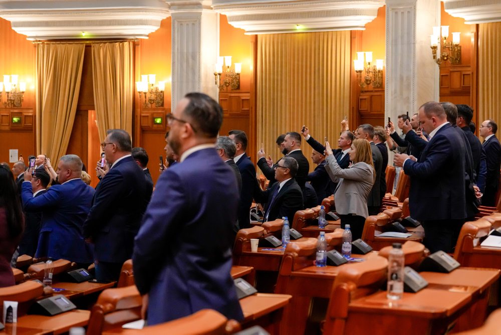 Rumunský parlament vyslovil nedôveru vláde premiéra Bolojanova