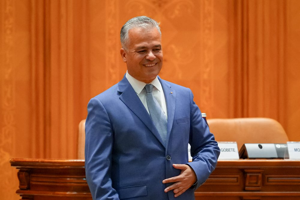 Rumunský parlament zamietol nomináciu liberála Vesteu za premiéra