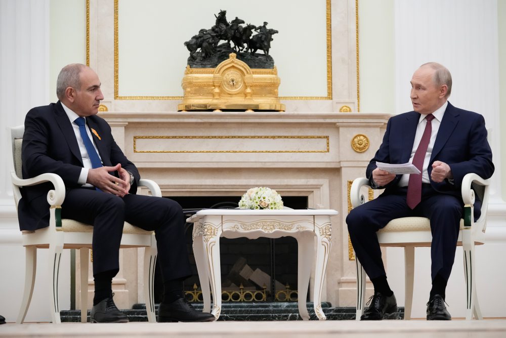 Putin povedal Pašinjanovi, že Arménsko nemôže byť súčasne v EÚ aj EEU