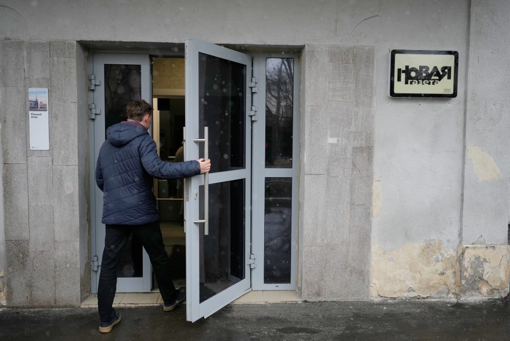 Polícia prehľadáva moskovskú redakciu nezávislých novín Novaja gazeta