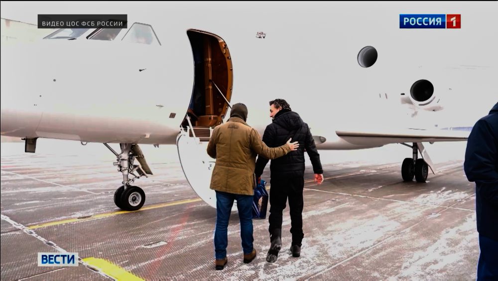 Rusko vymenilo odsúdeného francúzskeho vedca za zadržaného basketbalistu